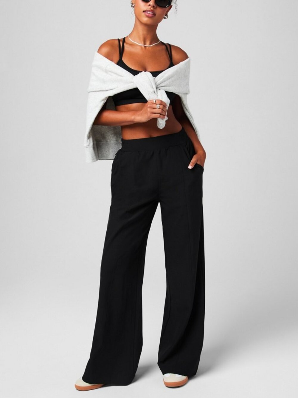 Fabletics Downtown Wide Leg Pant in Size Medium
